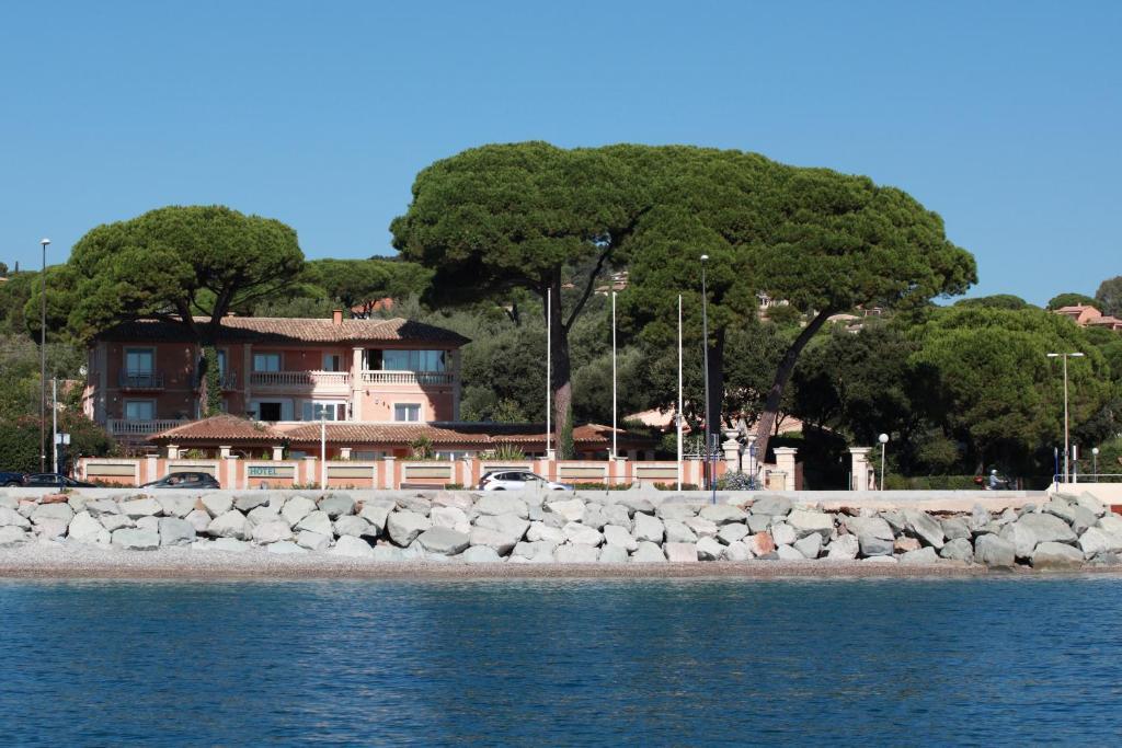 Hotel Martinengo Sainte-Maxime Buitenkant foto