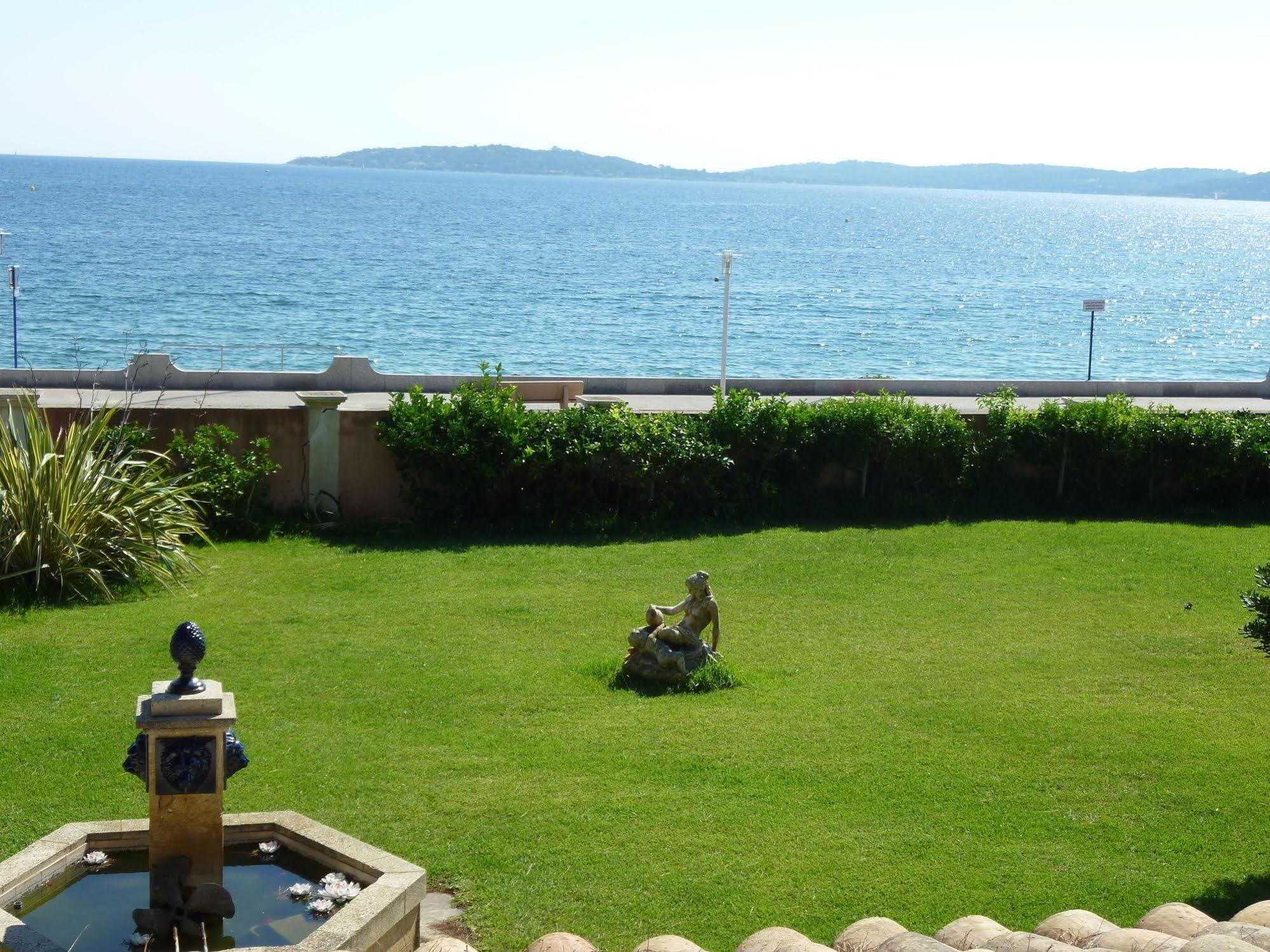 Hotel Martinengo Sainte-Maxime Buitenkant foto