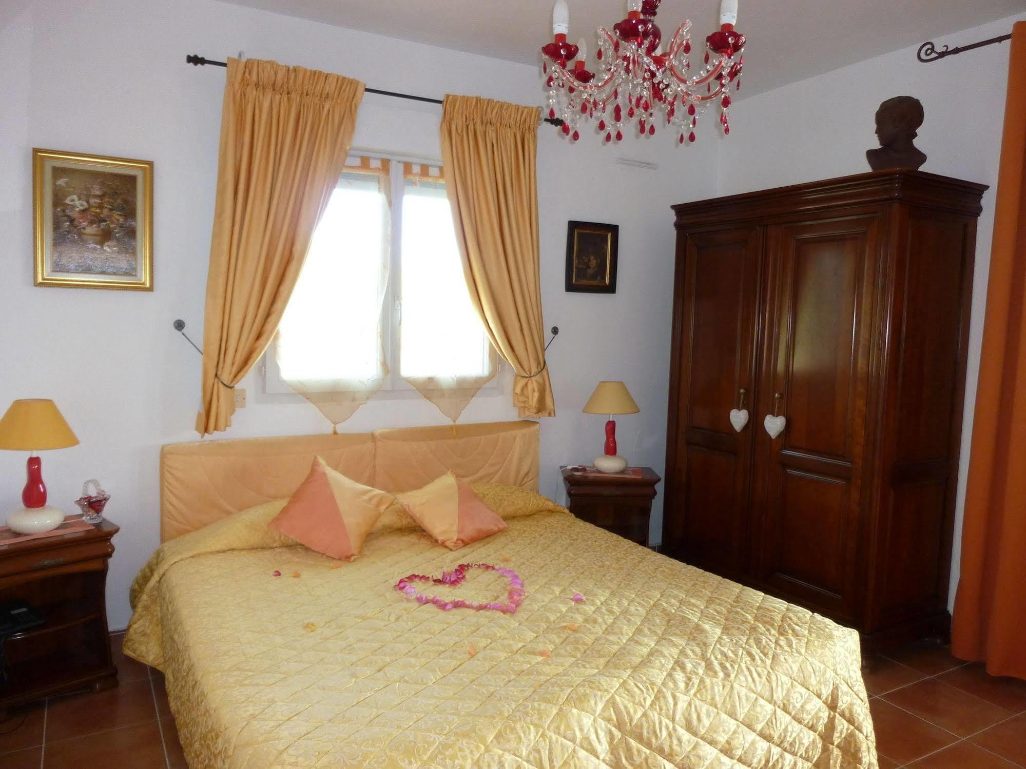 Hotel Martinengo Sainte-Maxime Buitenkant foto