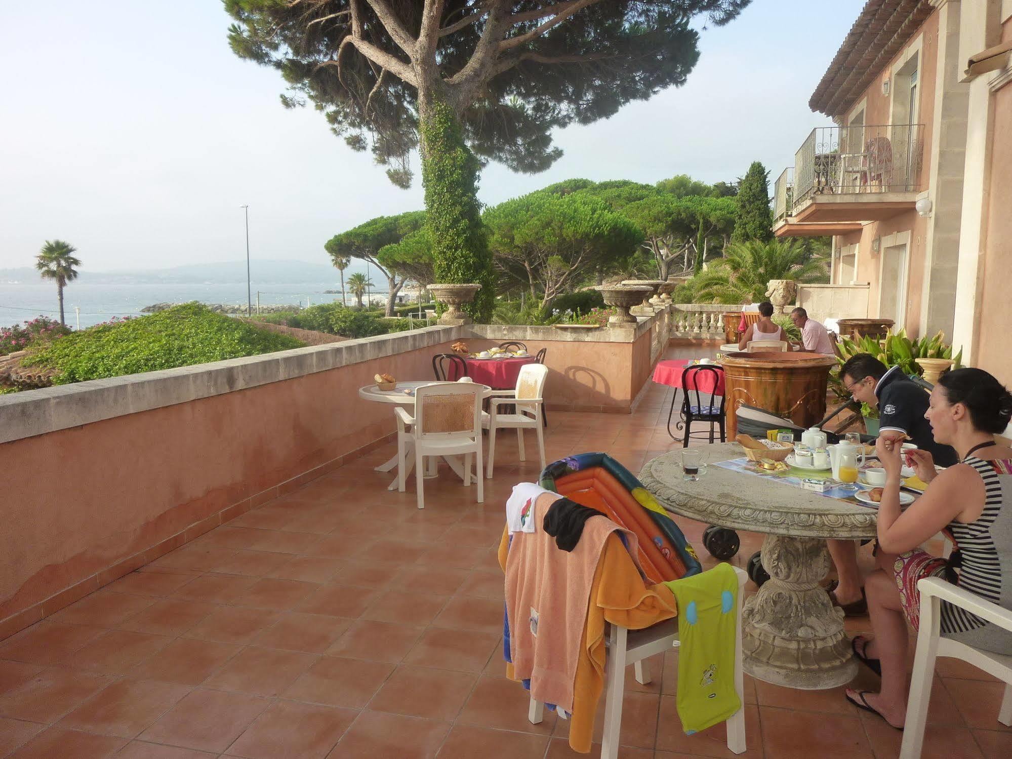Hotel Martinengo Sainte-Maxime Buitenkant foto