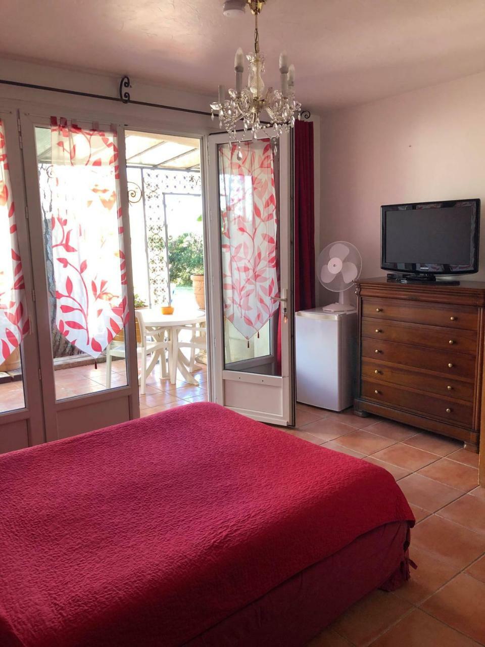Hotel Martinengo Sainte-Maxime Buitenkant foto
